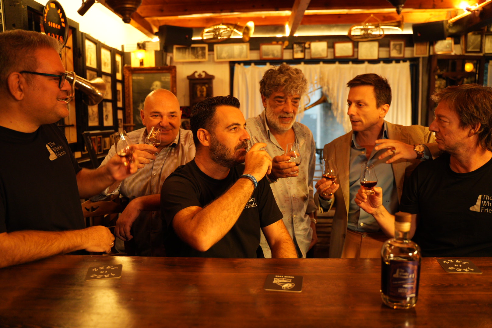 The Whisky Friends: Η ιστορία πίσω από το πρώτο ελληνικό malt ουίσκι &#8211; Το όραμα, οι δυσκολίες και οι καρποί της προσπάθειας