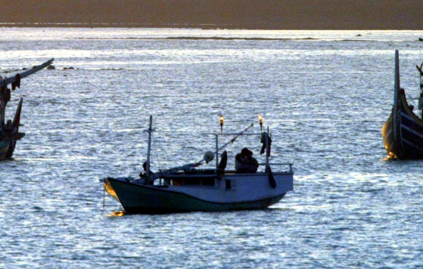 Βυθίστηκε τουριστικό πλοίο στην Ινδονησία: Αγνοείται τετραμελής οικογένεια από την Ισπανία