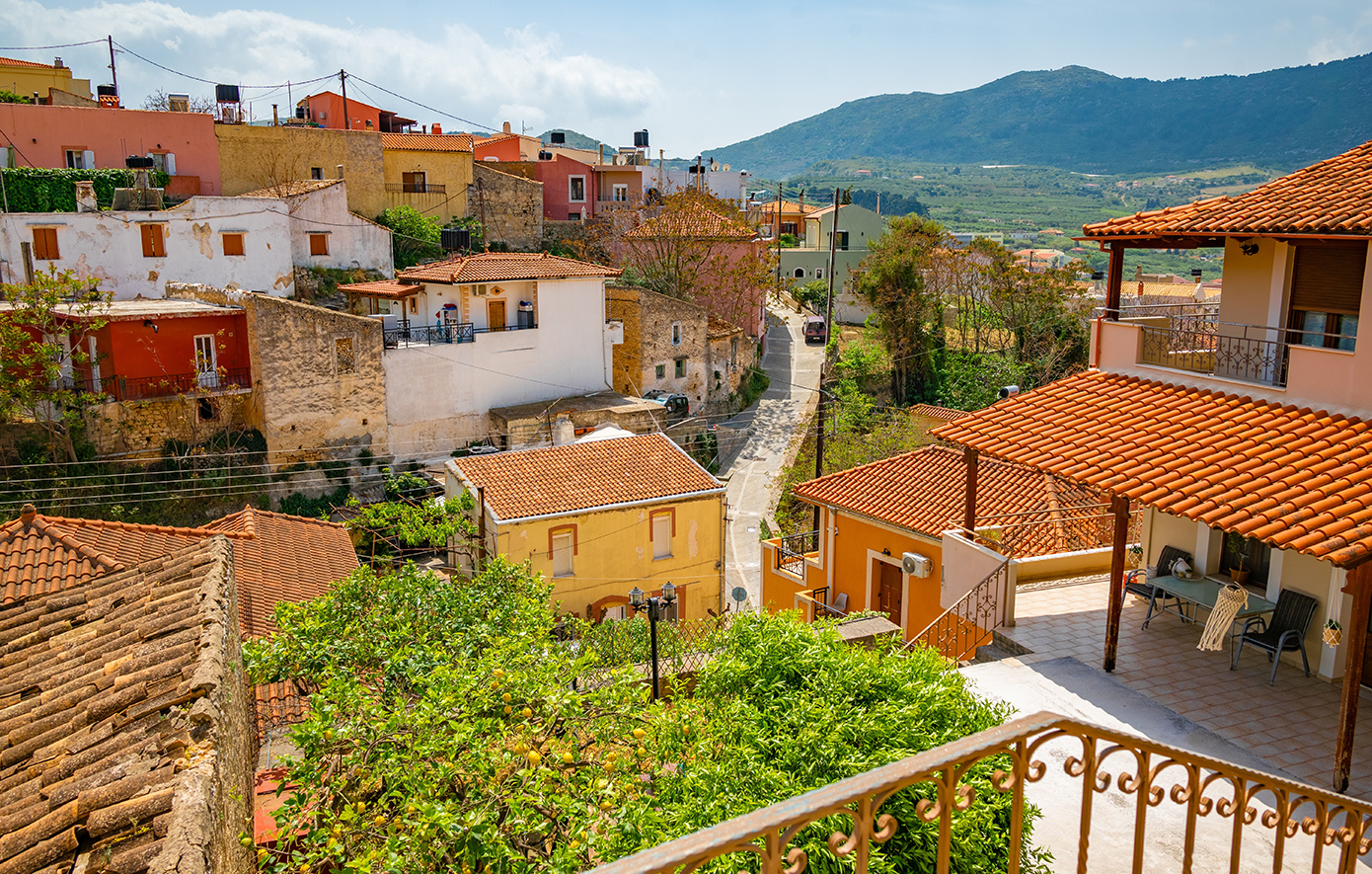 Πήρε τα έξι παιδιά της και ταξίδεψε σε Ελλάδα και Ισραήλ – Αυτές είναι οι εντυπώσεις της από τις δύο χώρες