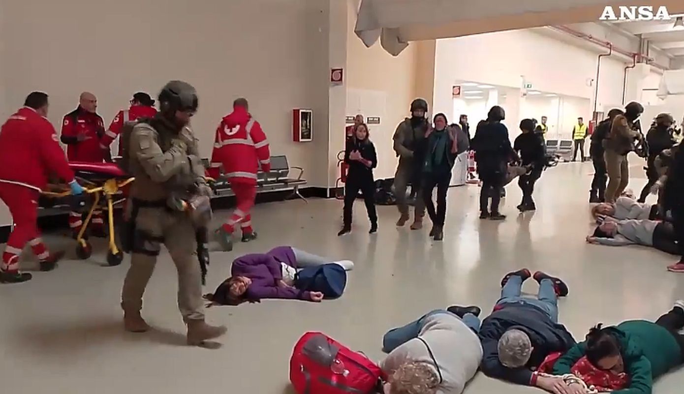 Πυροβολισμοί, τρομοκράτες και επέμβαση των Ειδικών Δυνάμεων στο αεροδρόμιο της Ρώμης &#8211; Τι συνέβη