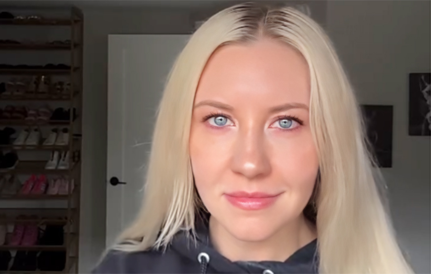 Δηλώνει περήφανη παρθένα ετών 35: «Οι άνθρωποι προσπαθούν να με κάνουν να νιώσω ντροπή, αλλά ζω με τους δικούς μου όρους»