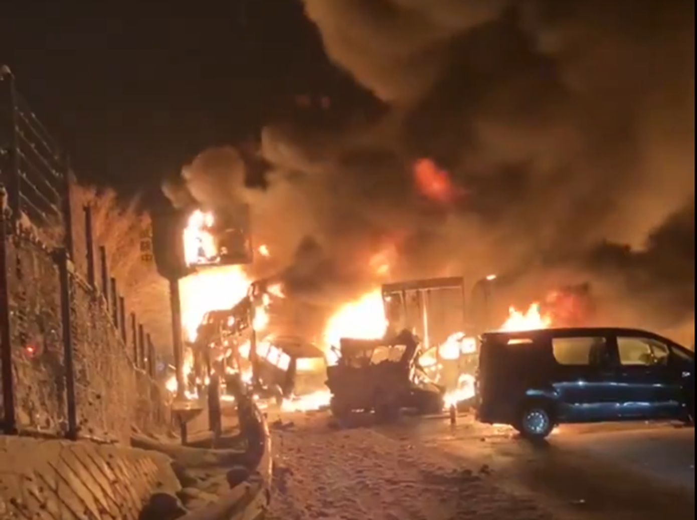 Ιαπωνία: Σοκάρουν τα βίντεο από την κόλαση φωτιάς μετά από καραμπόλα 50 αυτοκινήτων &#8211; Τουλάχιστον ένας νεκρός