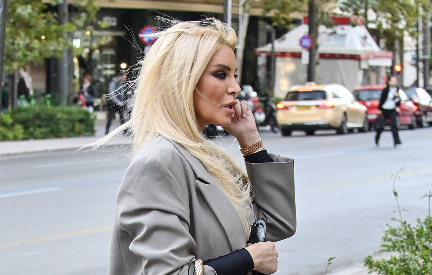 Κατερίνα Καινούργιου: Για ψώνια με φουσκωμένη κοιλιά στο κέντρο της Αθήνας