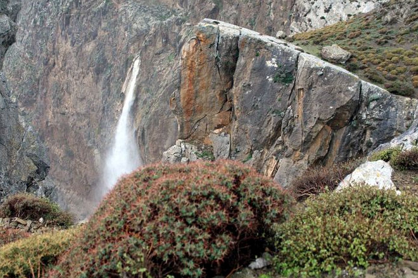 Σε εξέλιξη επιχείρηση διάσωσης 40χρονου στον καταρράκτη Αμπά στο Ηράκλεο Κρήτης
