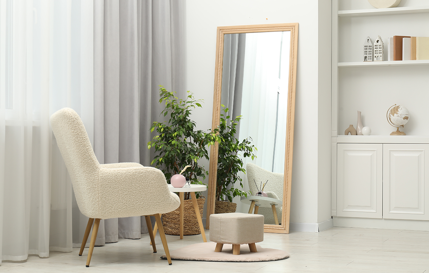 Μην το παρακάνετε με αυτό το διακοσμητικό στοιχείο – Μπορεί να κάνει το δωμάτιό σας να δείχνει… μικρότερο!