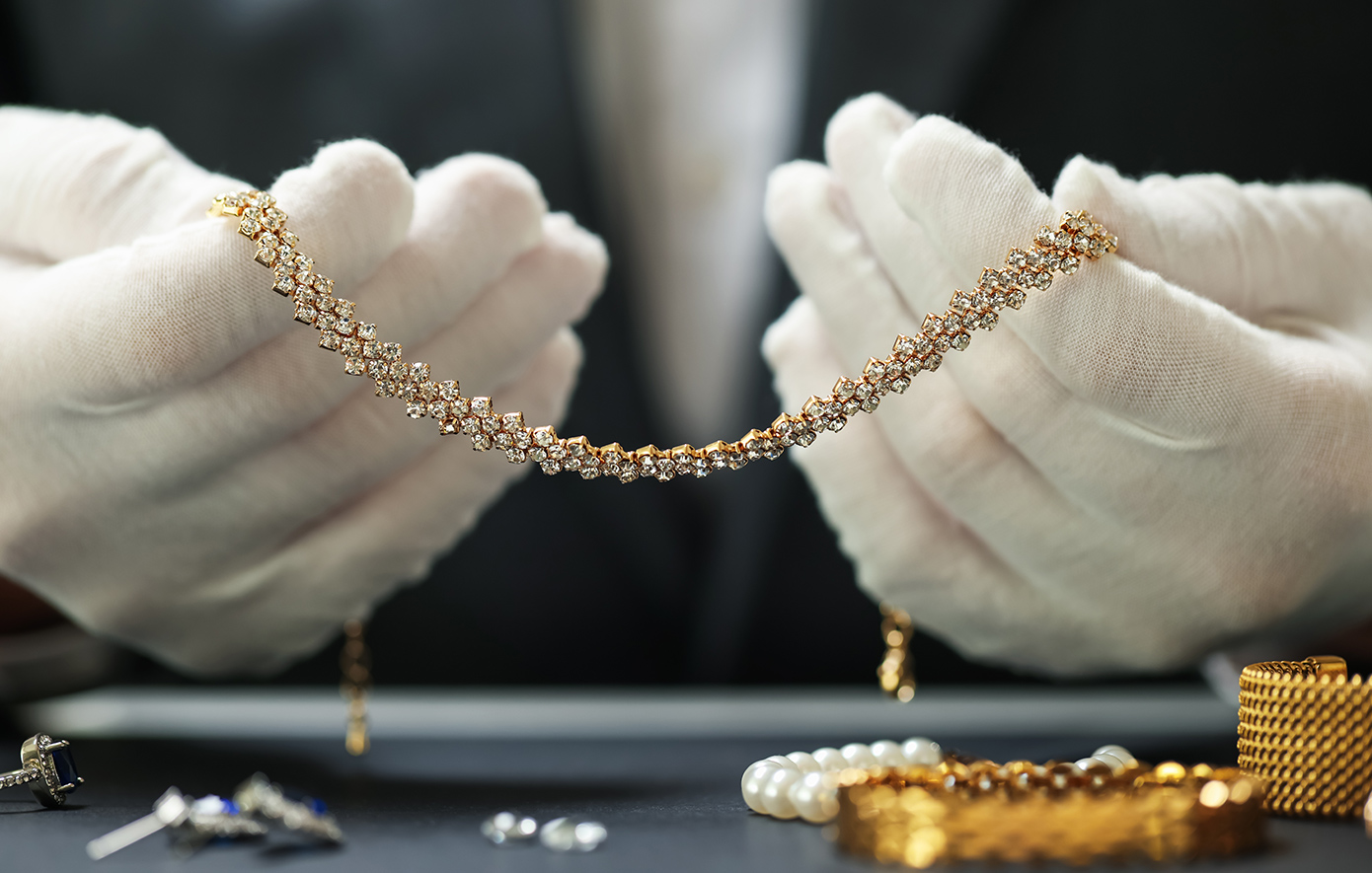 Ένοπλοι εισέβαλαν σε κοσμηματοπωλείο στην Πάργα και άρπαξαν αντικείμενα μεγάλης αξίας