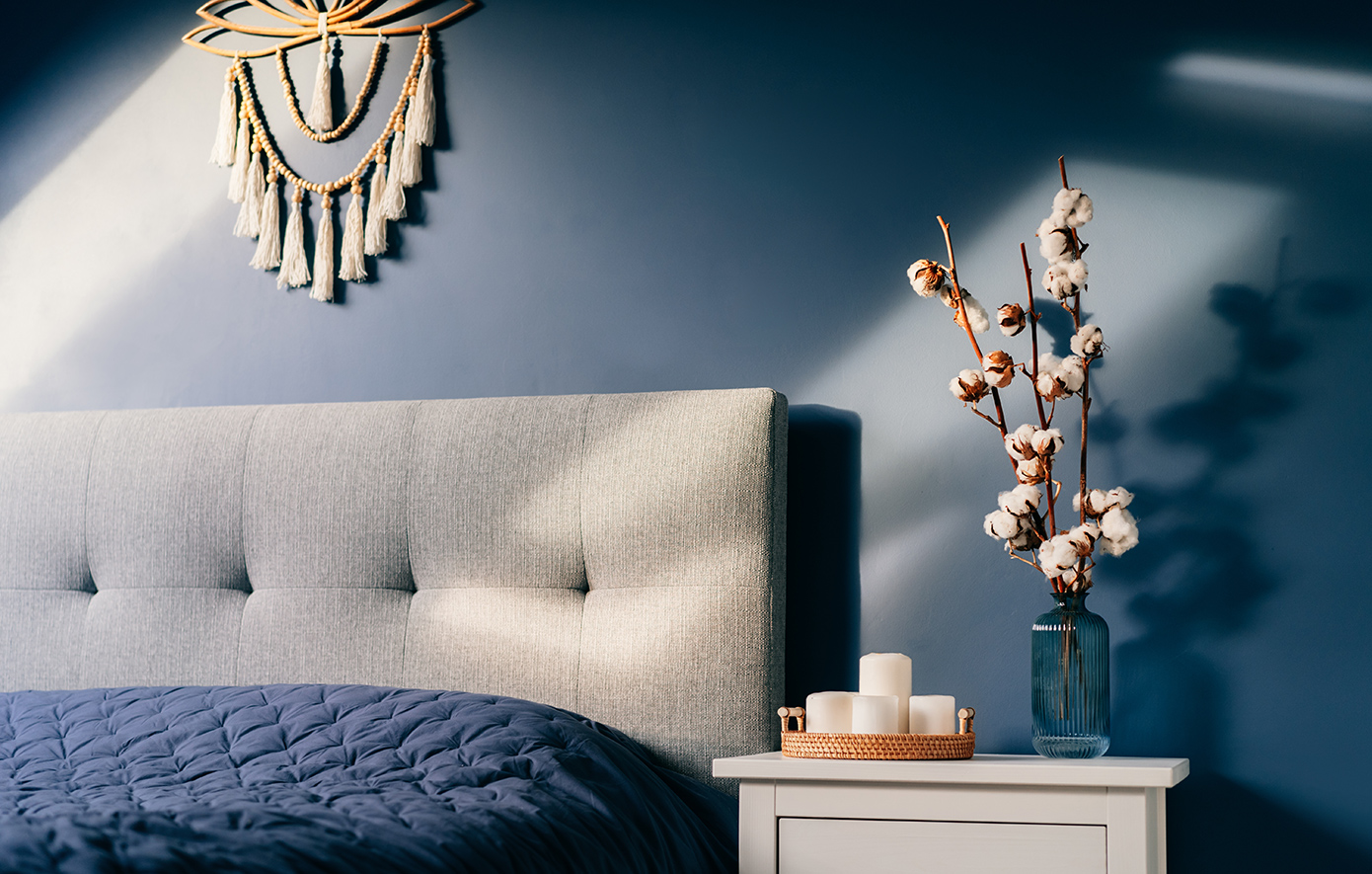 Κρεβάτι με μαξιλάρια