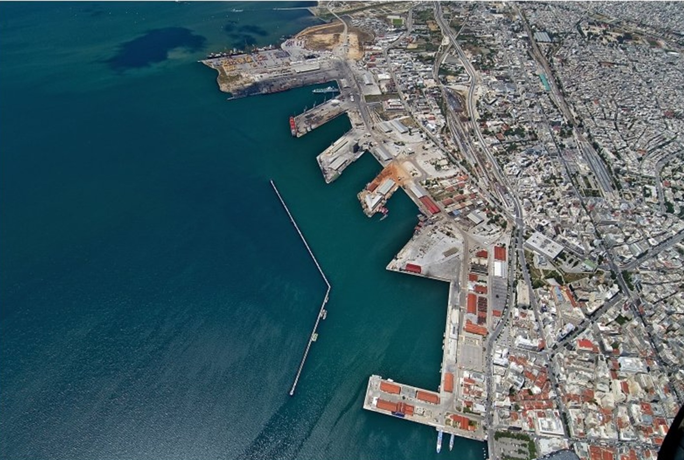 Οξειδωμένη οβίδα από τον Β’ Παγκόσμιο Πόλεμο εντοπίστηκε στο λιμάνι της Θεσσαλονίκης