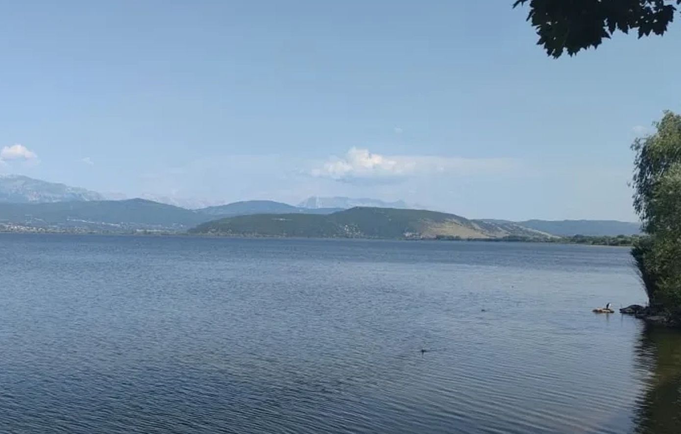 Ιωάννινα: 54χρονη έπεσε στη λίμνη αλλά  ανασύρθηκε σώα από αστυνομικούς