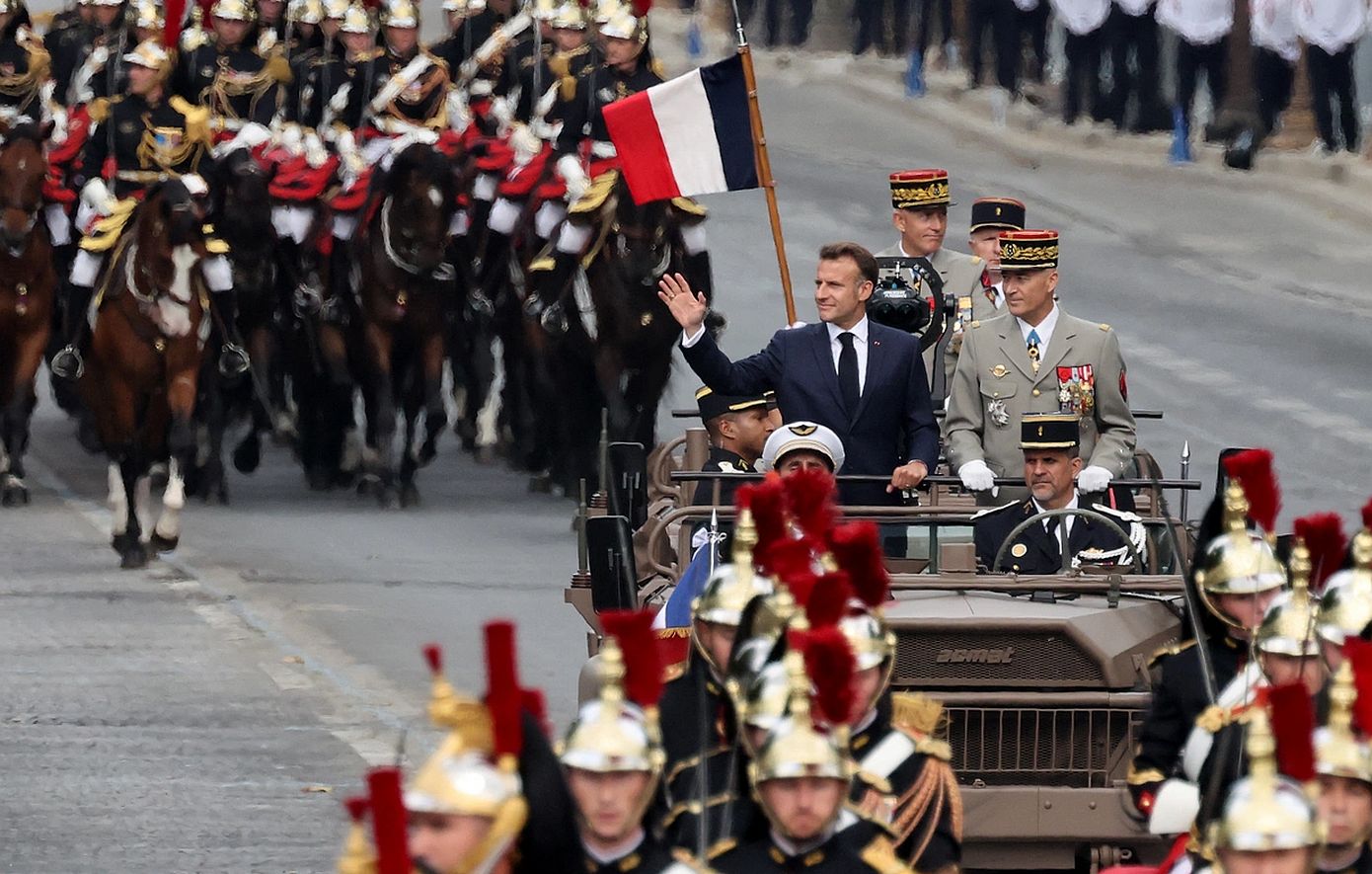 Η στιγμή της Γαλλίας: Μπορεί το Παρίσι να καλύψει το κενό των ΗΠΑ στην Ουκρανία;
