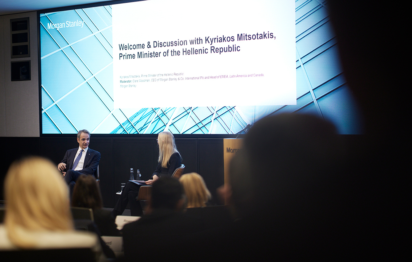 Συζήτηση του Πρωθυπουργού Κυριάκου Μητσοτάκη με την Clare Woodman, επικεφαλής της Morgan Stanley στο Λονδίνο