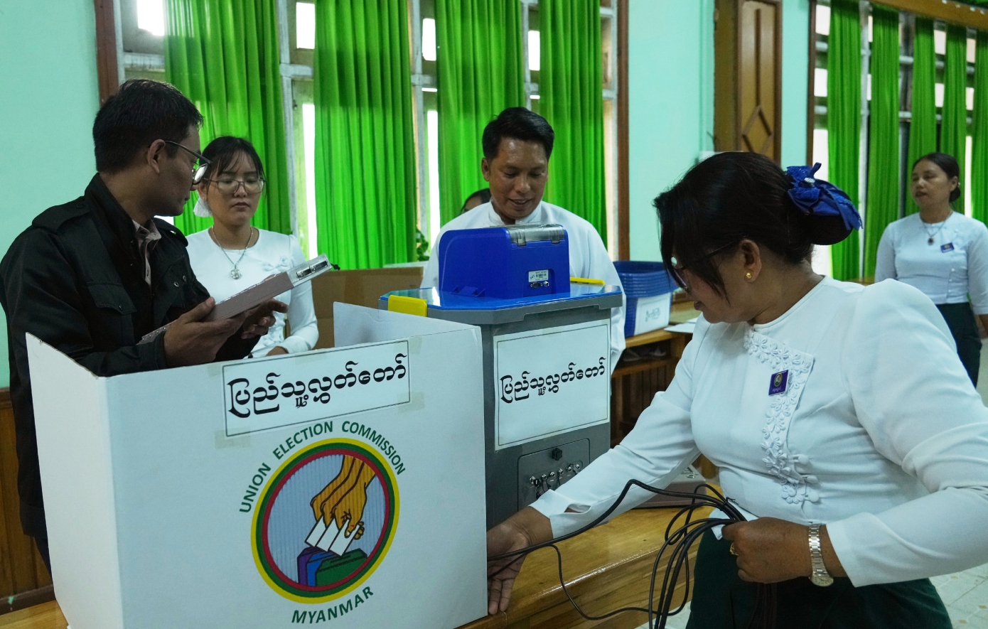Το προσκείμενο στον στρατό κόμμα στη Μιανμάρ ανακοινώνει ότι κέρδισε στην πρώτη φάση των εκλογών που διοργάνωσε η χούντα