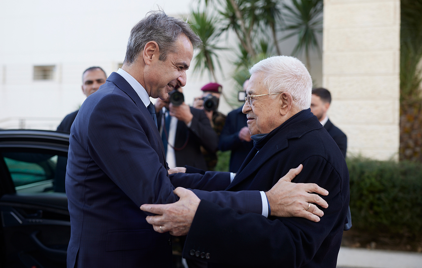 Μητσοτάκης στη συνάντηση με Αμπάς