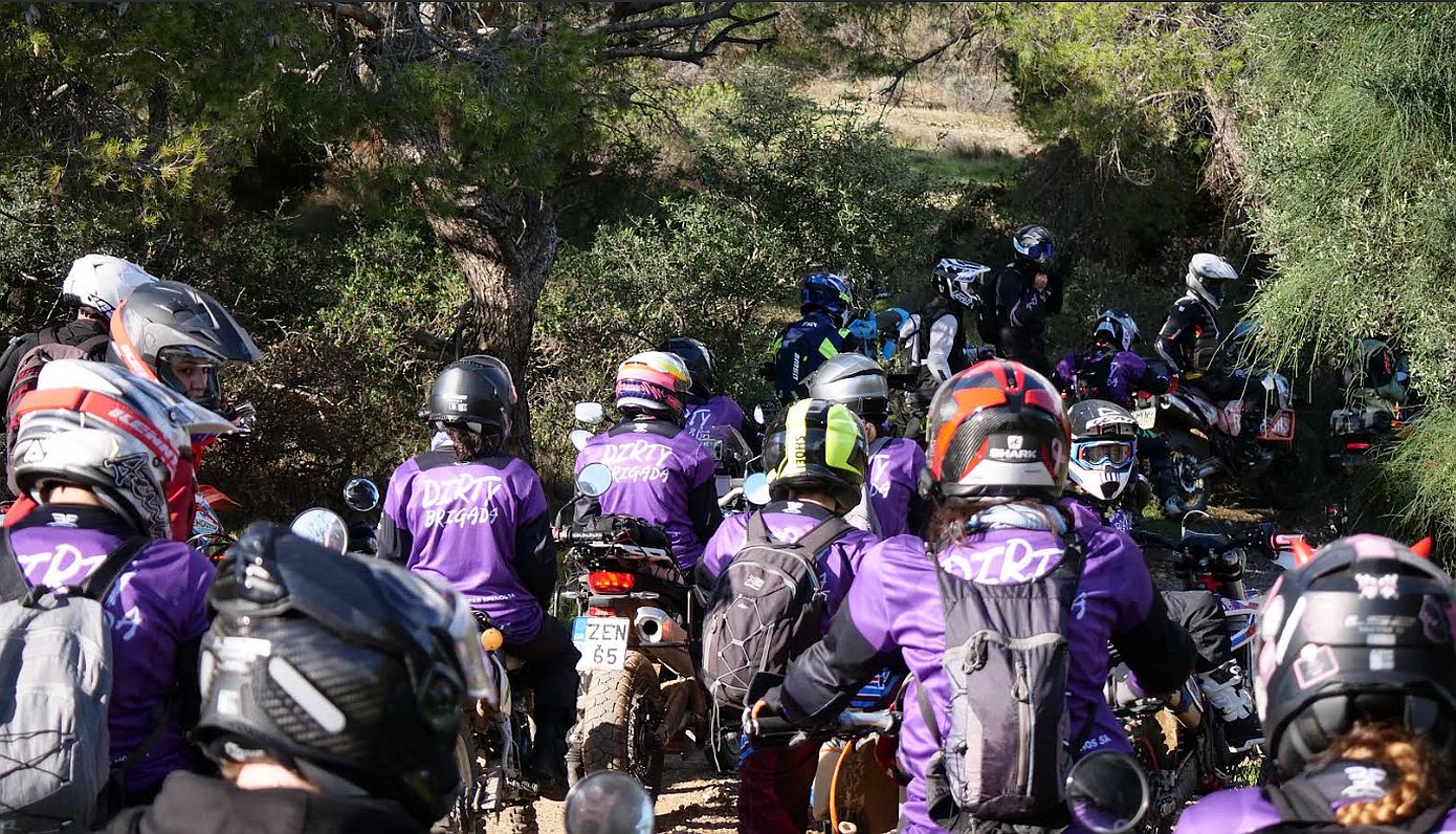 Γκαζώνοντας έως τα…όνειρα &#8211; Εξήντα γυναίκες έτρεξαν σε έναν αγώνα off-road από την Ανάβυσσο στο Σούνιο