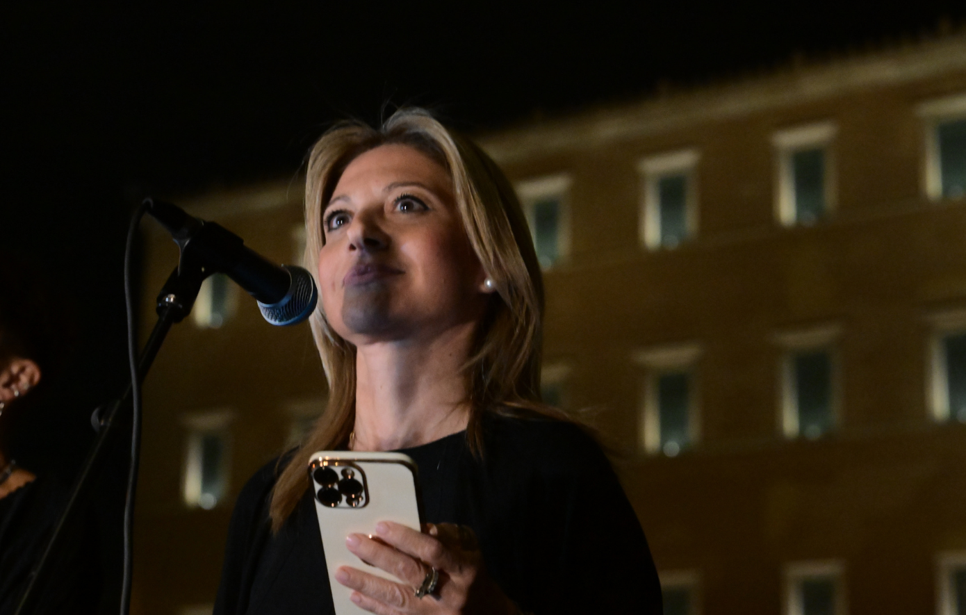 Νίκος Καραχάλιος για Μαρία Καρυστιανού: «Κόμμα με επικεφαλής τη γερόντισσα και βοηθό την αστρολόγο»