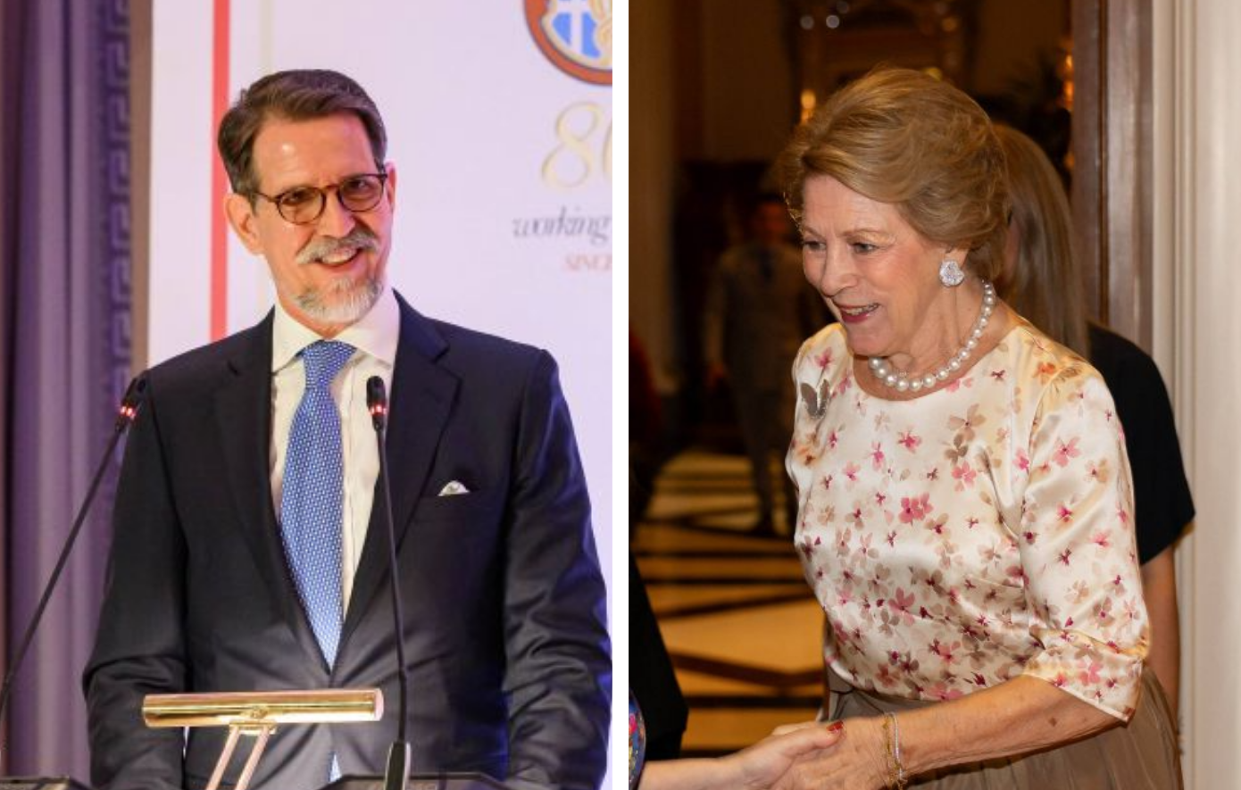 Παύλος Ντε Γκρες: Εμφάνιση με την μητέρα του Άννα Μαρία σε εκδήλωση στην Αθήνα που συνδέεται με τον βασιλιά Κάρολο