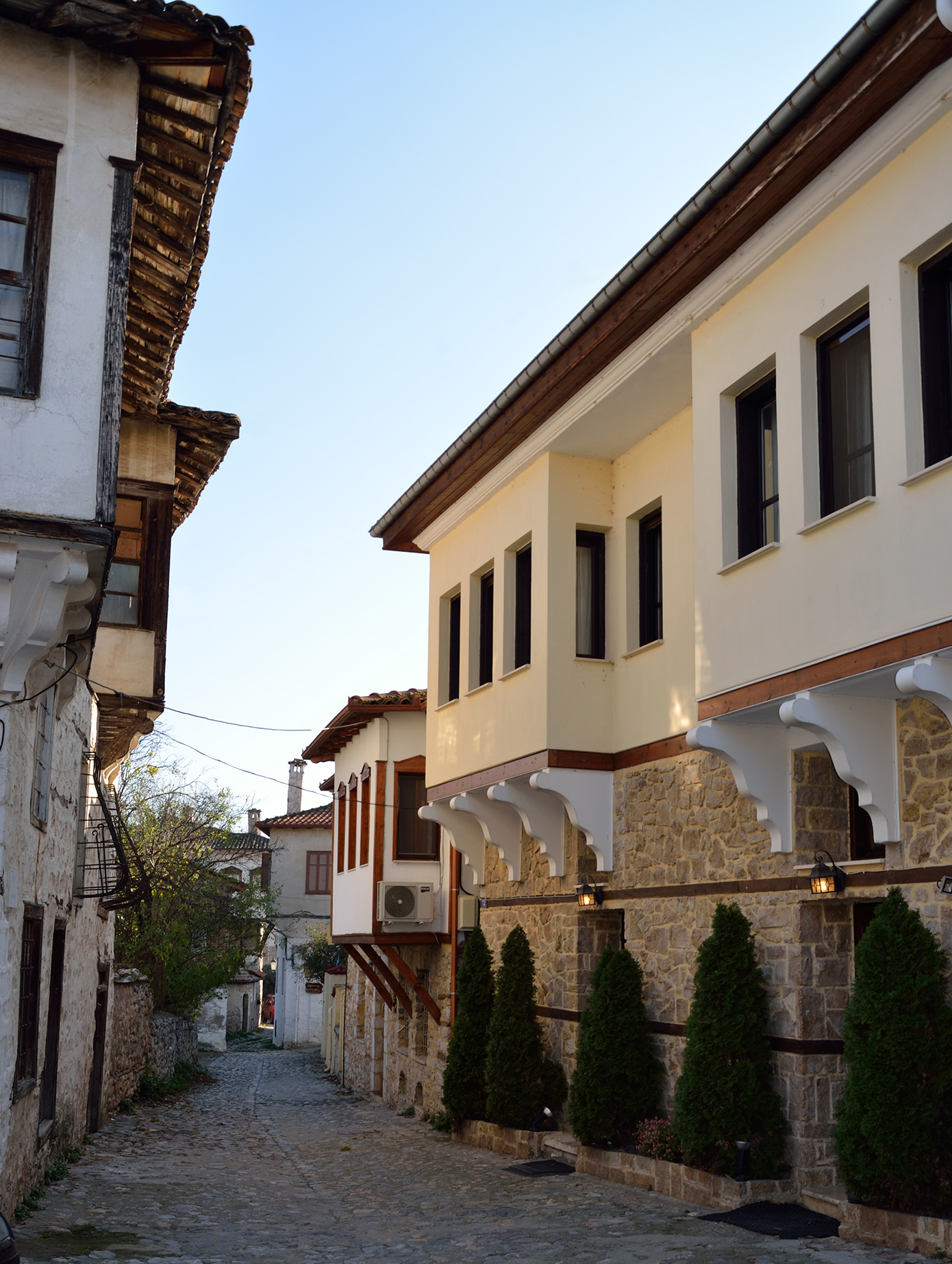 Ντολτσό: Η συνοικία στην Καστοριά που ταξιδεύει τον επισκέπτη σε μια άλλη εποχή