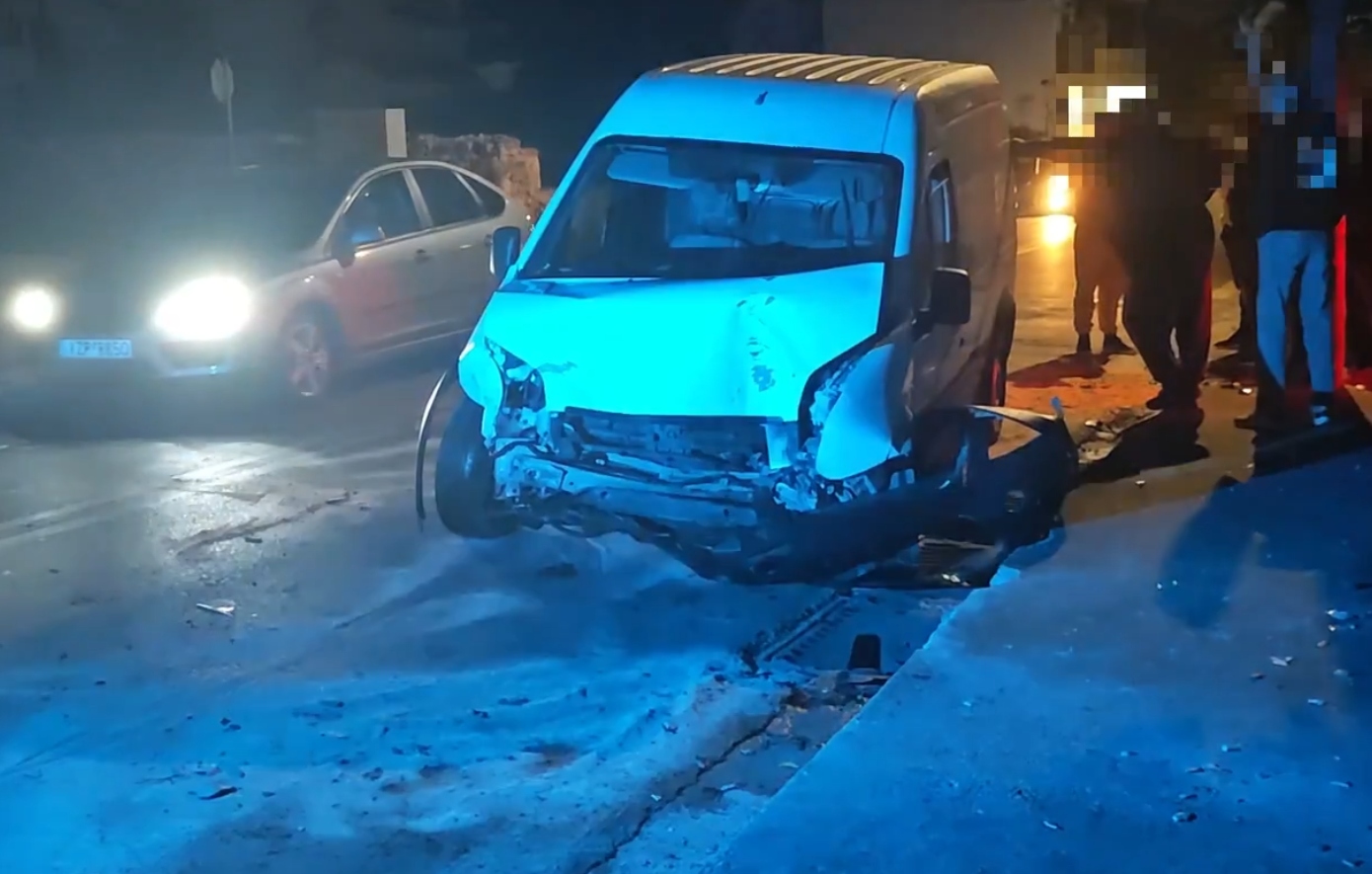 Τροχαίο ατύχημα με τραυματίες στην Παιανία