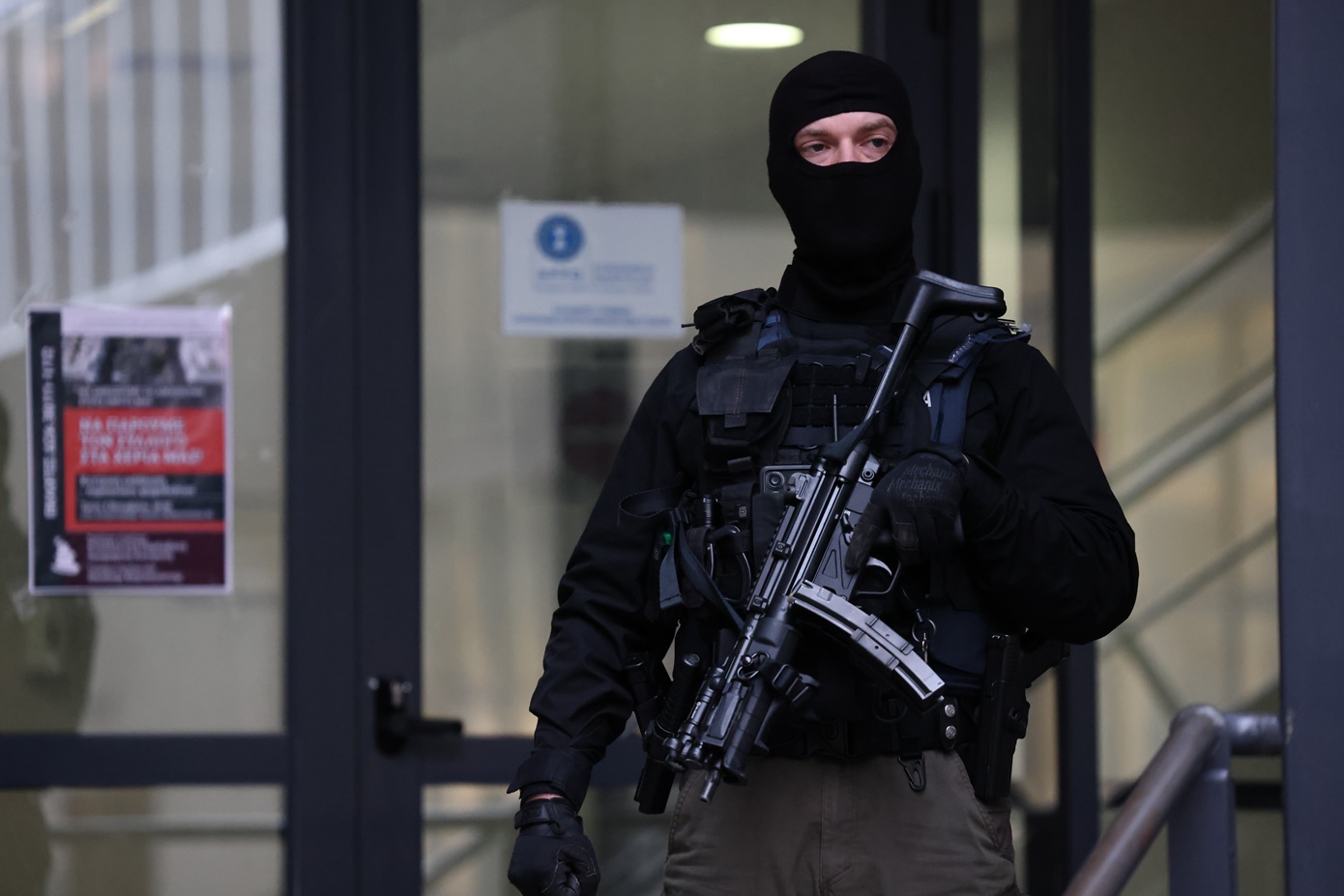 Υπό αυστηρά μέτρα ασφαλείας στην Αθήνα οι συλληφθέντες για την υπόθεση του ΟΠΕΚΕΠΕ