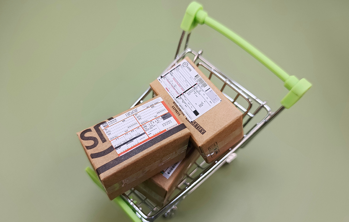 Δασμός 3 ευρώ σε μικρά δέματα ηλεκτρονικού εμπορίου αξίας κάτω των 150 ευρώ βάζει η Ευρωπαϊκή Ένωση