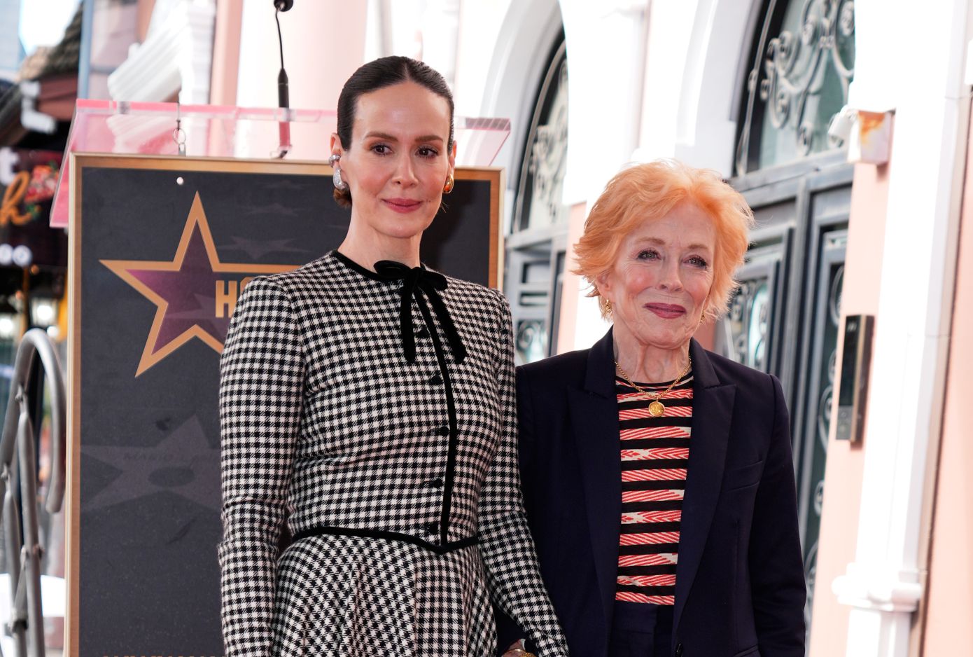 Η ερωτική εξομολόγηση της 82χρονης συντρόφου της Σάρα Πόλσον, που απέκτησε το δικό της αστέρι στη Λεωφόρο της Δόξας