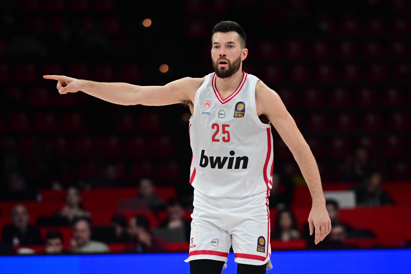 Φωτιά στο εστιατόριο του παίκτη του Ολυμπιακού, Άλεκ Πίτερς, στο Μικρολίμανο