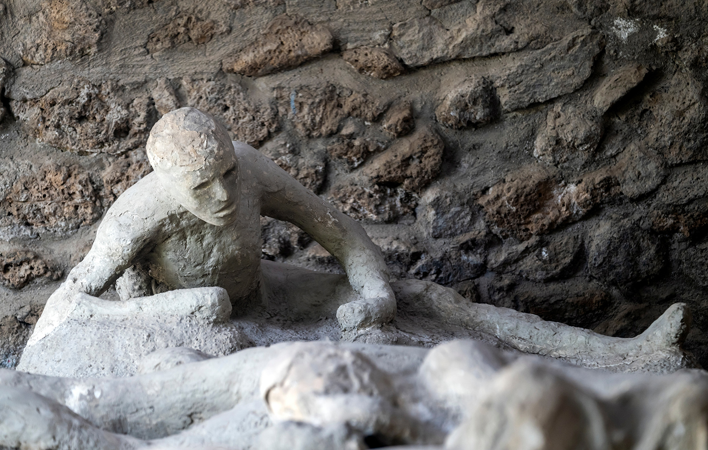 Αν ο Βεζούβιος εξερράγη Αύγουστο, γιατί οι νεκροί της Πομπηίας φορούσαν μάλλινα ρούχα; &#8211; Η νέα μελέτη και οι θεωρίες