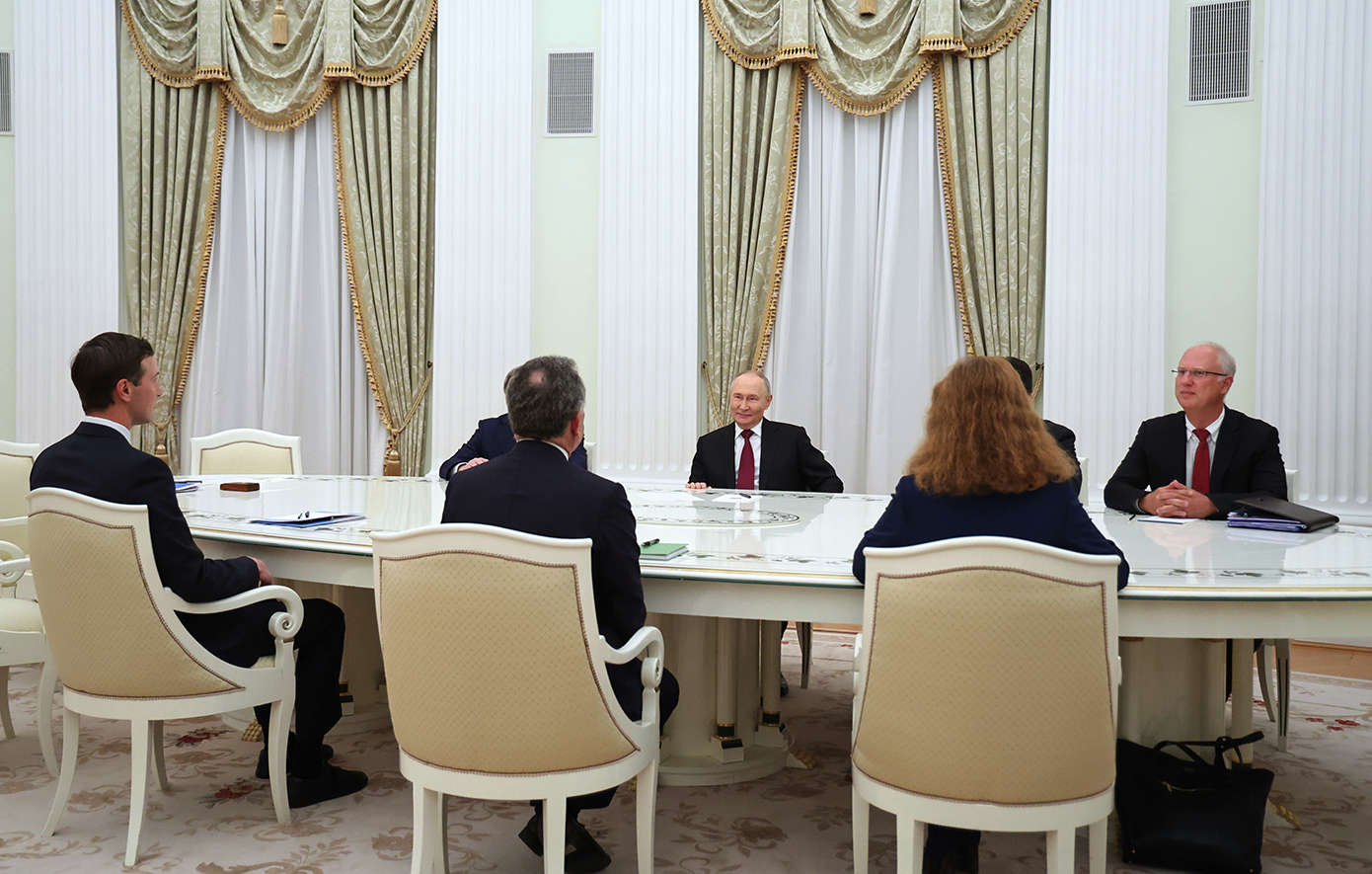 «Ουδείς συμβιβασμός» για τα κατεχόμενα εδάφη της Ουκρανίας στη συνάντηση του Πούτιν με τον απεσταλμένο των ΗΠΑ