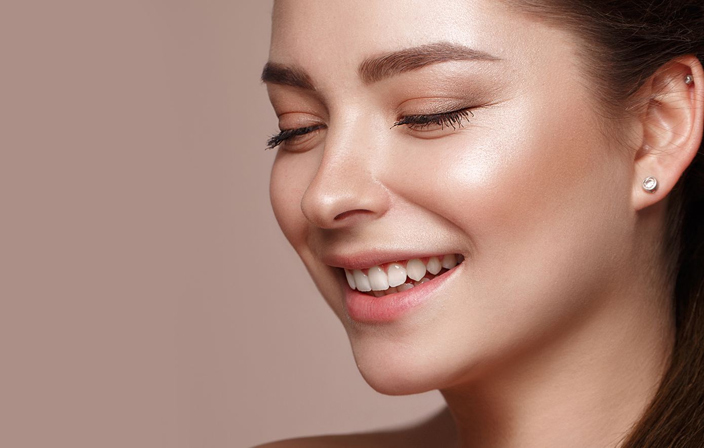 Resting Rich Face: Το νέο μακιγιάζ χωρίς μακιγιάζ που δείχνει… αβίαστα ακριβό