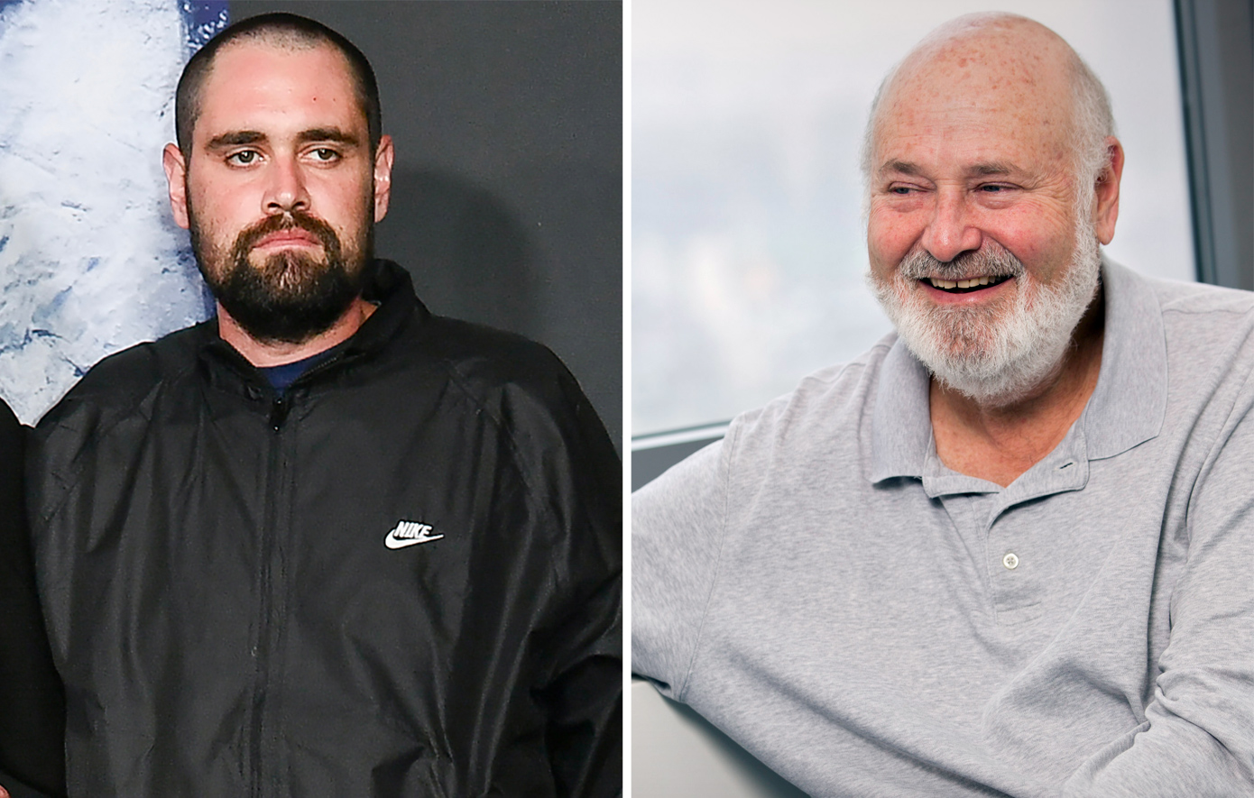 Με μπλε γιλέκο αυτοκτονίας και κενό βλέμμα: Η πρώτη εμφάνιση του Νικ Ράινερ στο δικαστήριο