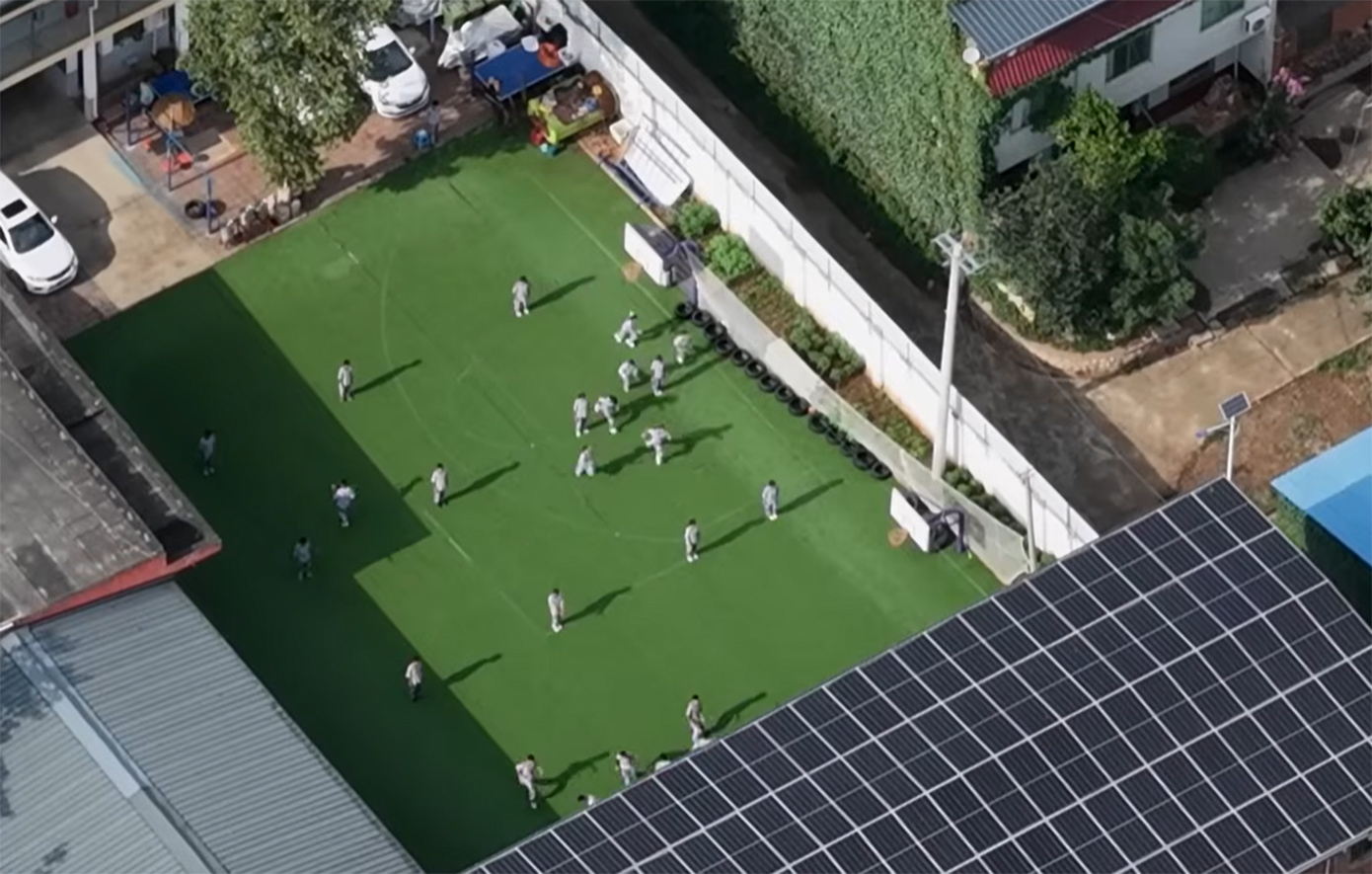 Η φρίκη στα σχολεία όπου γονείς στέλνουν «επαναστάτες» εφήβους και οι εκπαιδευτικοί τους «διορθώνουν» με ακραίες μεθόδους