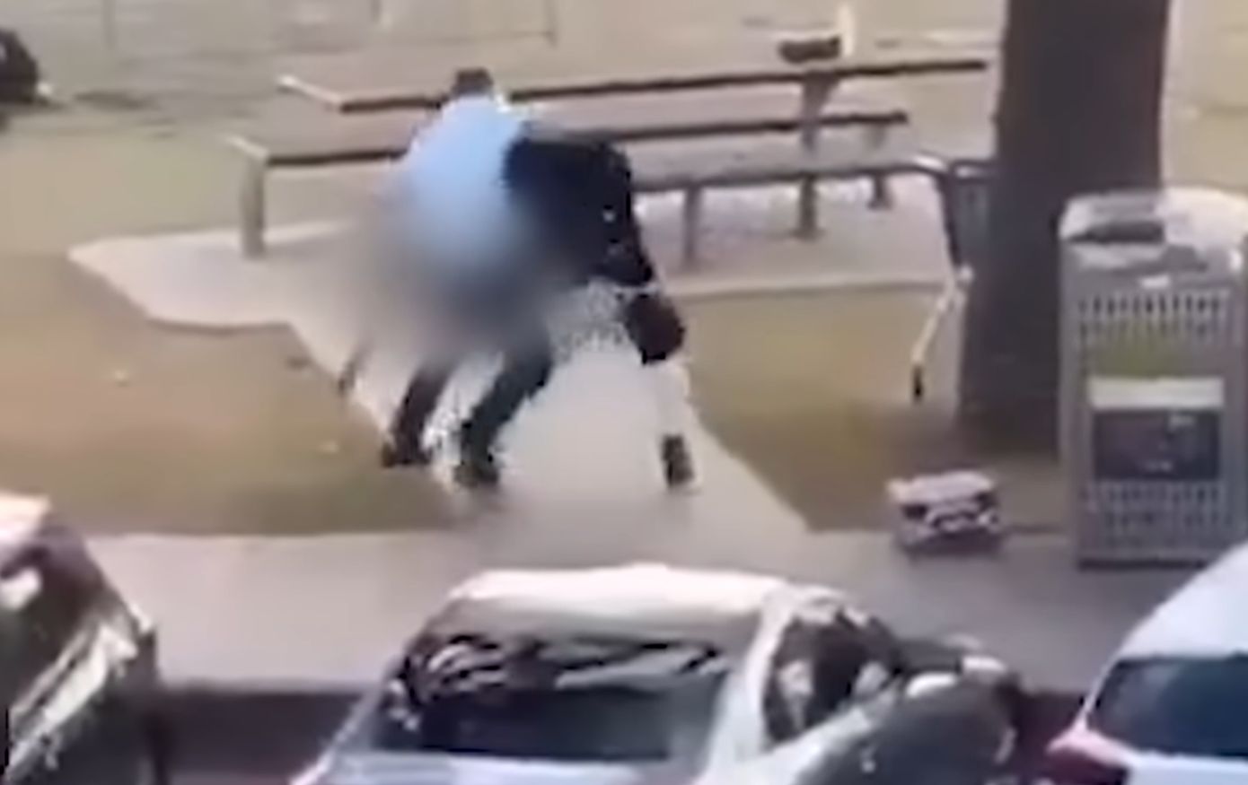 Από 10 έως 87 ετών οι νεκροί στην επίθεση στο Σίδνεϊ – Δραματικό βίντεο με τη στιγμή που ήρωας-πολίτης εξουδετερώνει τρομοκράτη