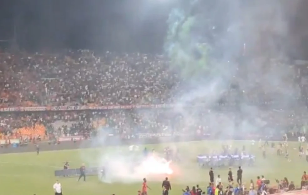 Χάος στην Κολομβία: 59 τραυματίες και&#8230; 120 κιλά φωτοβολίδες, κροτίδες και ρουκέτες