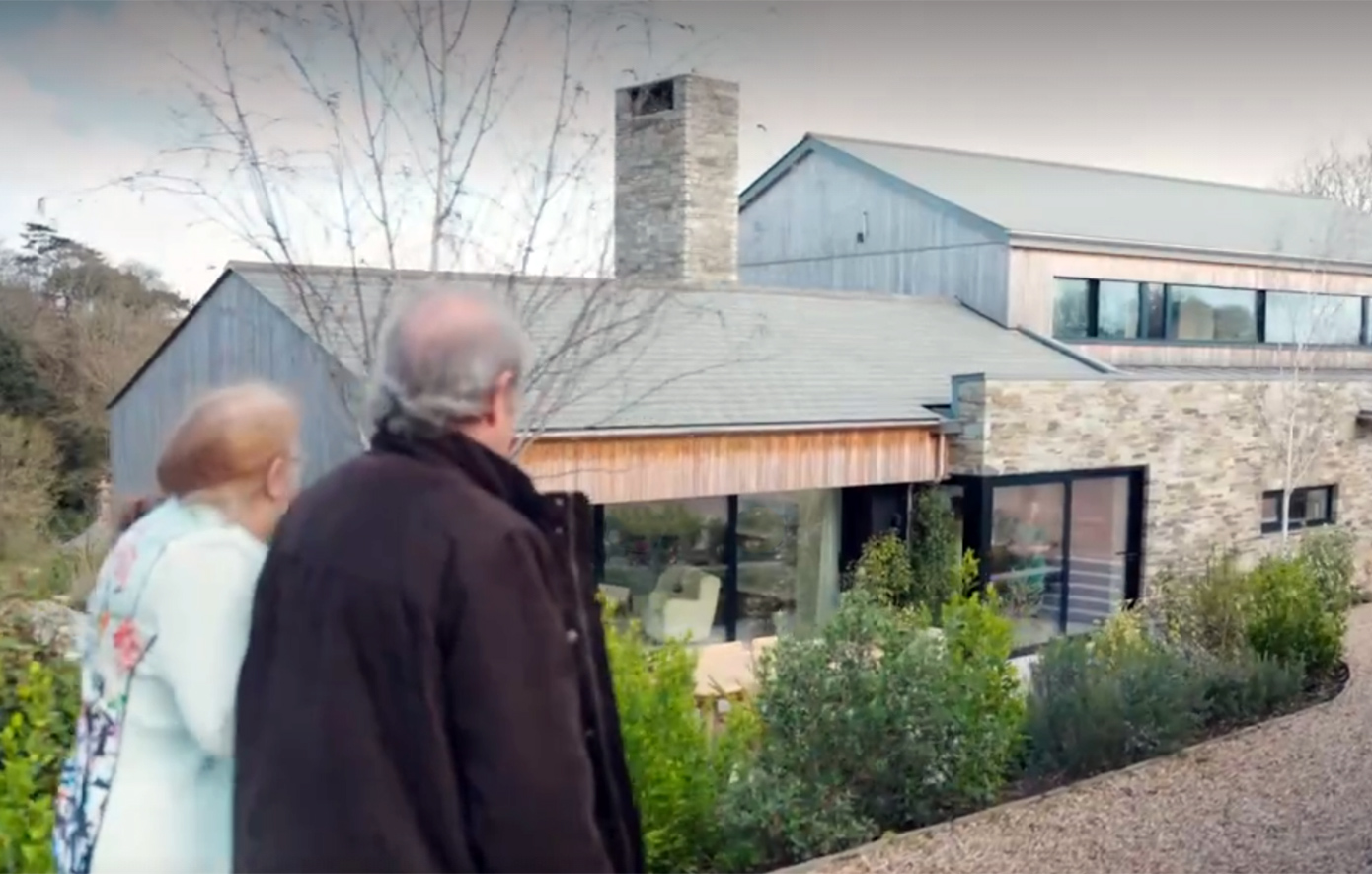 Ηλικιωμένοι που κέρδισαν ακίνητο 3 εκατ. λιρών προσπαθούν να διώξουν τον 51χρονο γιο τους από το σπίτι, επειδή δεν πληρώνει νοίκι