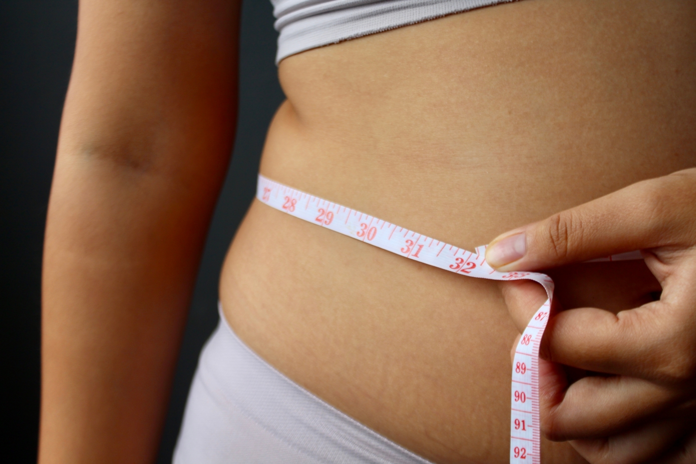 3 τροφές που θα σας βοηθήσουν να κάψετε σπλαχνικό λίπος