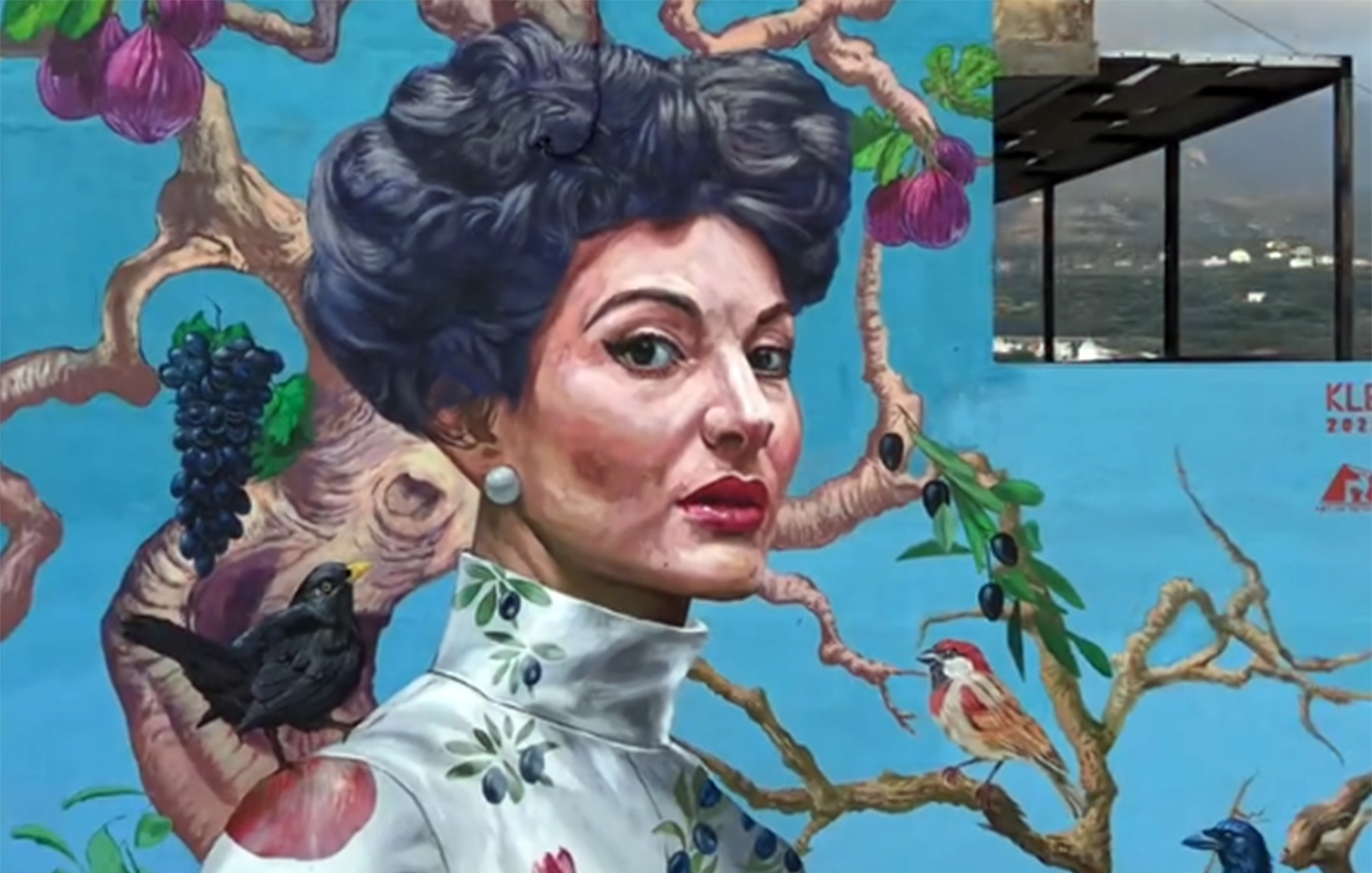 Η καλύτερη τοιχογραφία στον κόσμο για τον Νοέμβριο βρίσκεται στην Καλαμάτα και απεικονίζει τη Μαρία Κάλλας