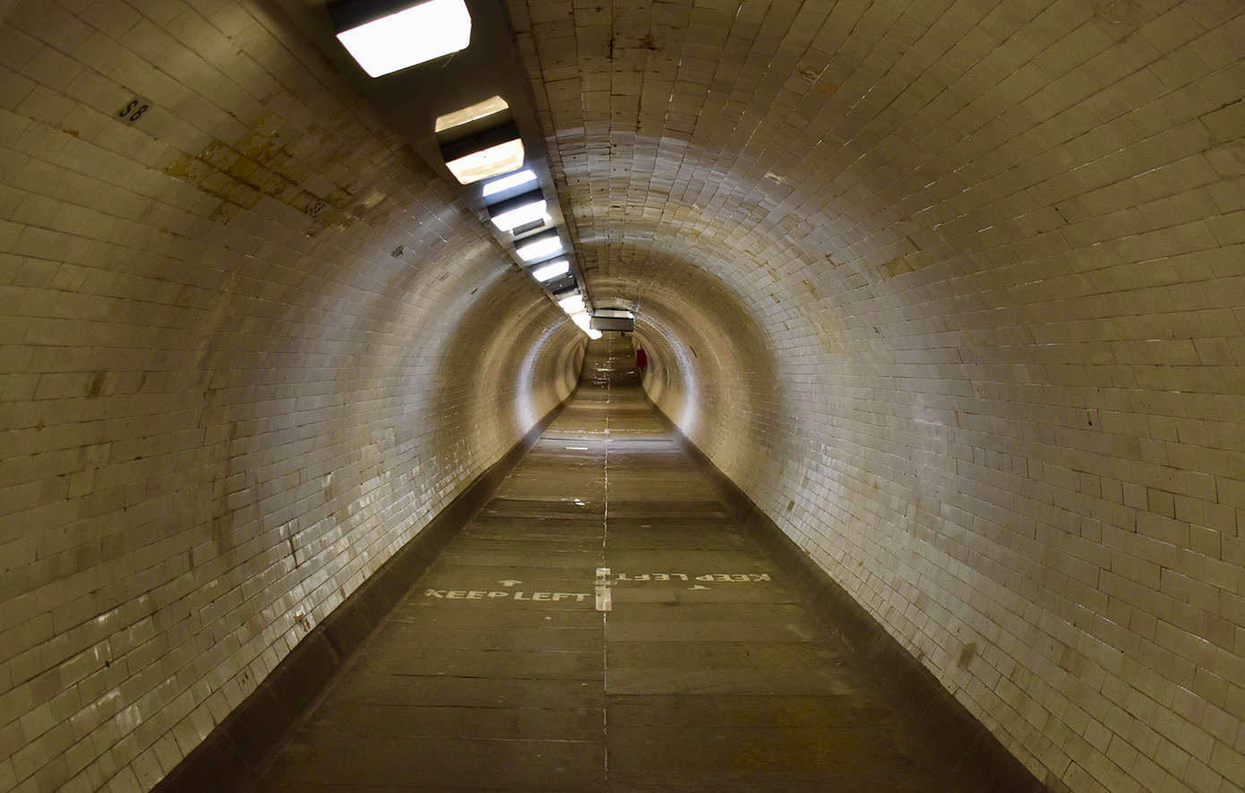 Η πιο στοιχειωμένη υπόγεια σήραγγα &#8211; Η σκοτεινή ιστορία του ζευγαριού που περπατά χέρι χέρι και εξαφανίζεται