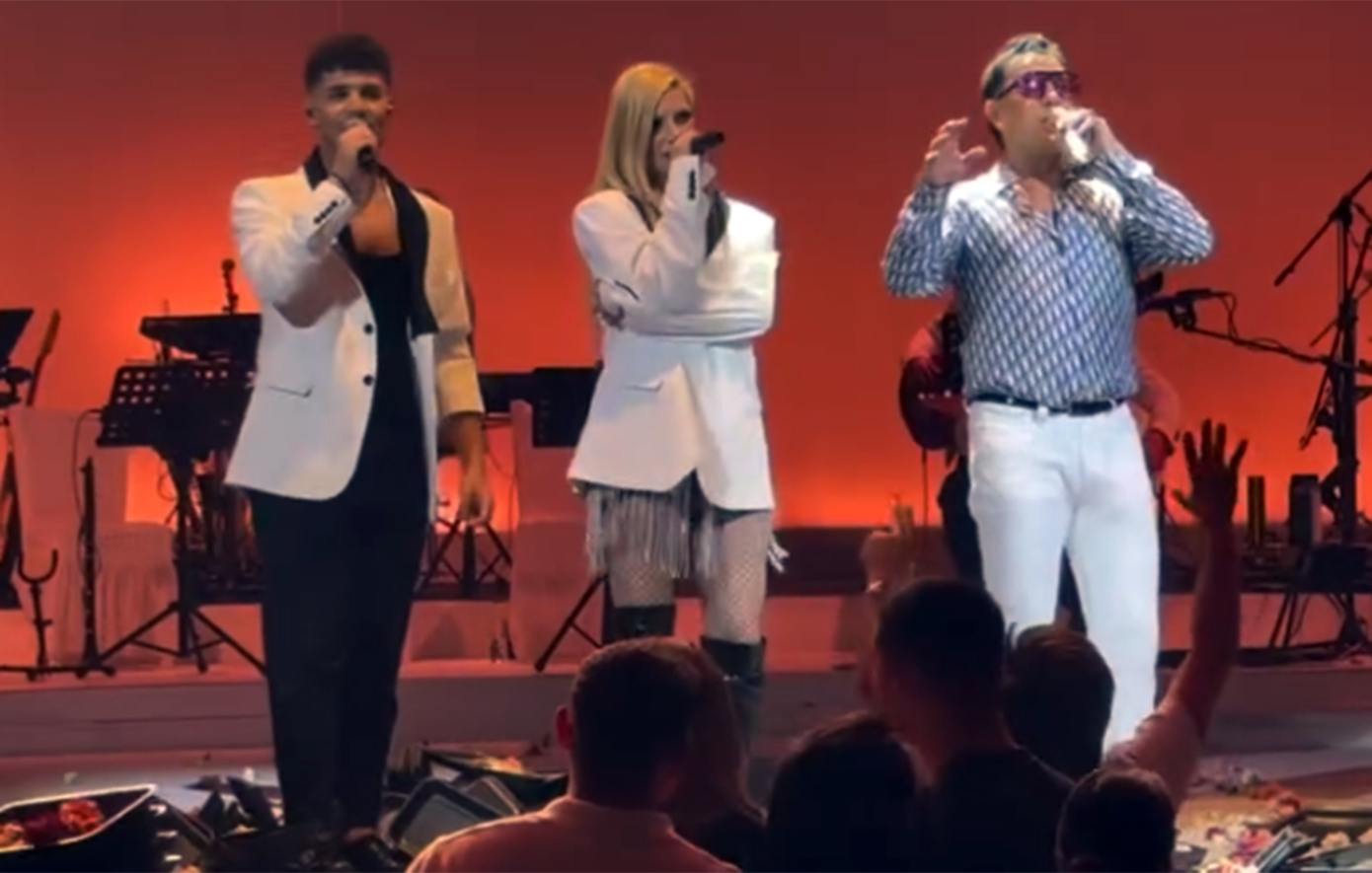 «Δεν ζήτησα χρήματα, μόνο ηθική δικαίωση», λέει ο 21χρονος τραγουδιστής που καταγγέλλει τον Γιώργο Μαζωνάκη