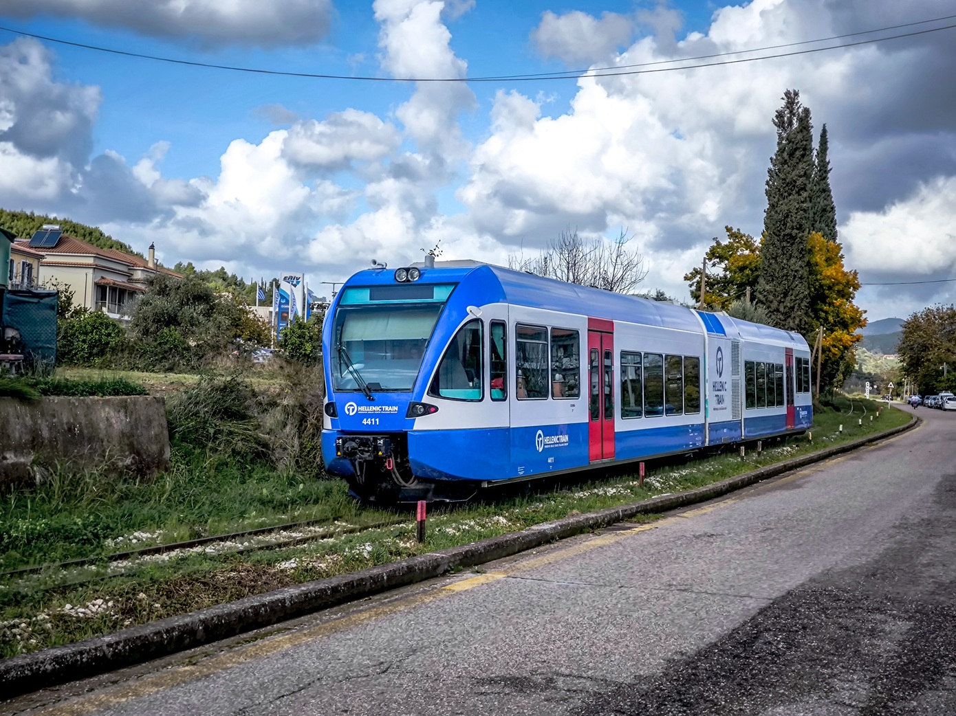 Καλάβρυτα: Αμαξοστοιχία της Hellenic Train σταμάτησε στη μέση της διαδρομής προς Διακοπτό για να παραλάβει τραυματισμένο ορειβάτη