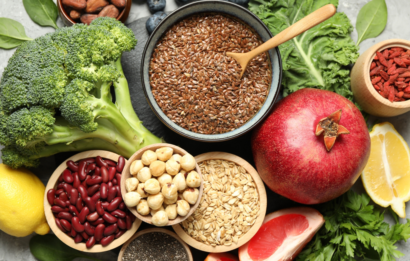 Ποιες είναι οι έξι τροφές που αξίζει να τρώμε καθημερινά, σύμφωνα με τους διατροφολόγους