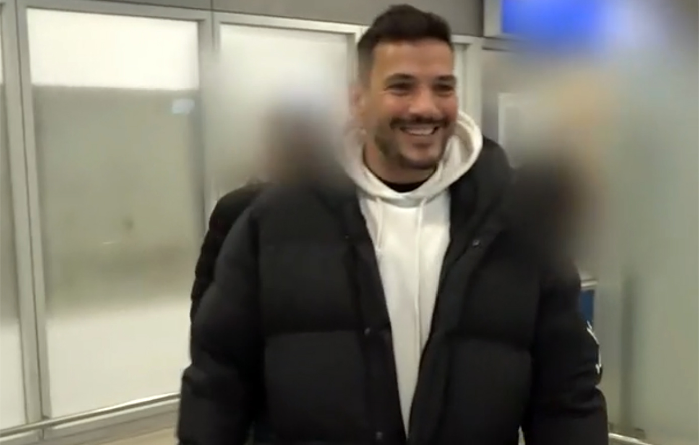 Κώστας Τσουρός: «Τώρα θα κυνηγάτε εμένα στο αεροδρόμιο, είστε καλά;»