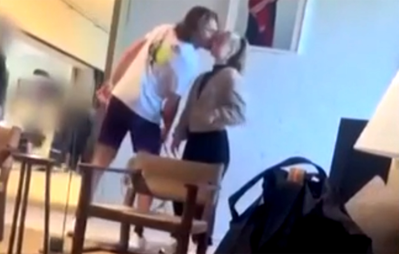 Ο Στέφανος Τσιτσιπάς σε τρυφερά τετ α τετ με τη νέα του σύντροφο