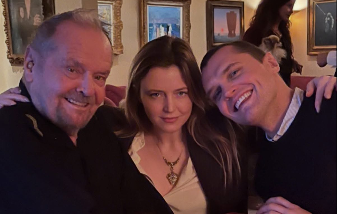 Ο Τζακ Νίκολσον αγκαλιά με τα δύο παιδιά του &#8211; Η σπάνια εμφάνιση του 88χρονου ηθοποιού