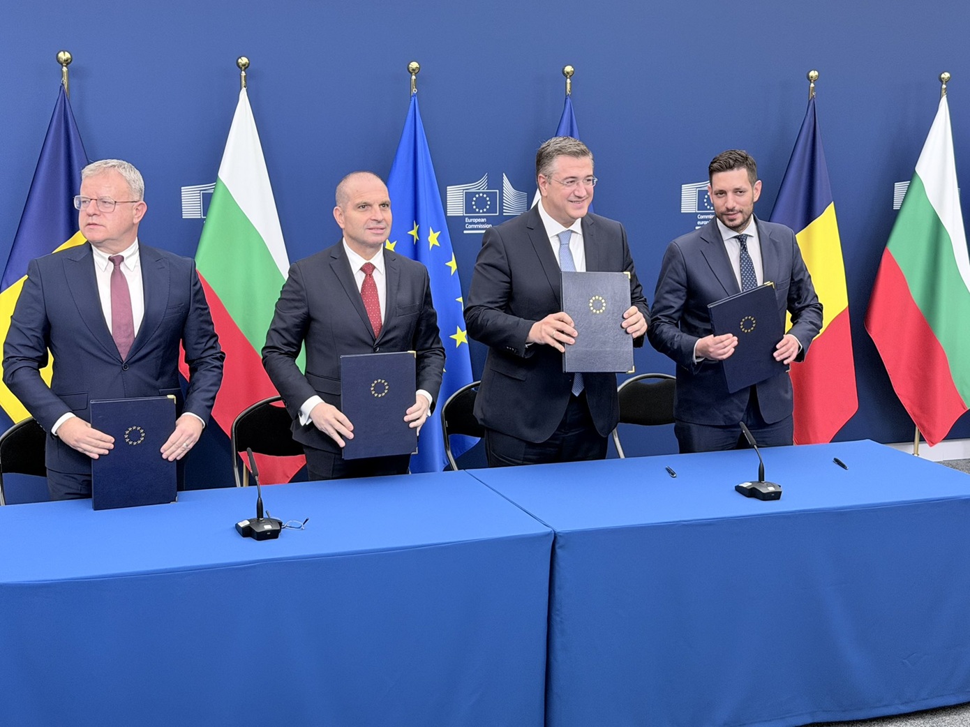 Υπογράφτηκε η τριμερής συμφωνία Ελλάδας, Βουλγαρίας και Ρουμανίας για τον Κάθετο Διάδρομο Αιγαίου – Μαύρης Θάλασσας