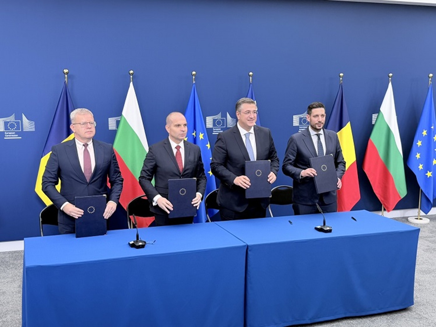 Υπογράφτηκε η τριμερής συμφωνία Ελλάδας, Βουλγαρίας και Ρουμανίας για τον Κάθετο Διάδρομο Αιγαίου – Μαύρης Θάλασσας