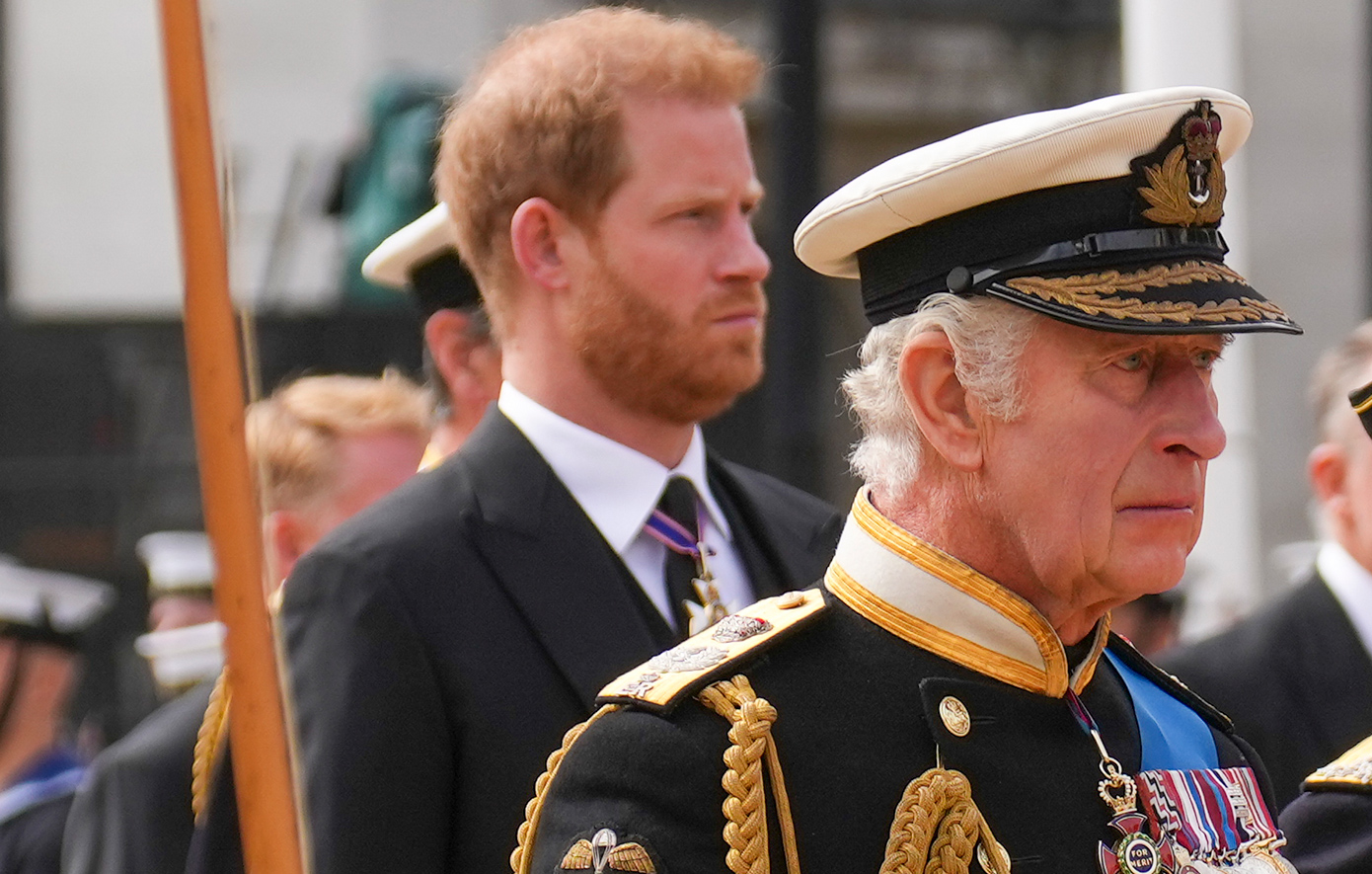 Ο βασιλιάς Κάρολος θα ταξιδέψει στις ΗΠΑ αλλά δεν θα συναντήσει τον Χάρι και την οικογένειά του που μένουν εκεί