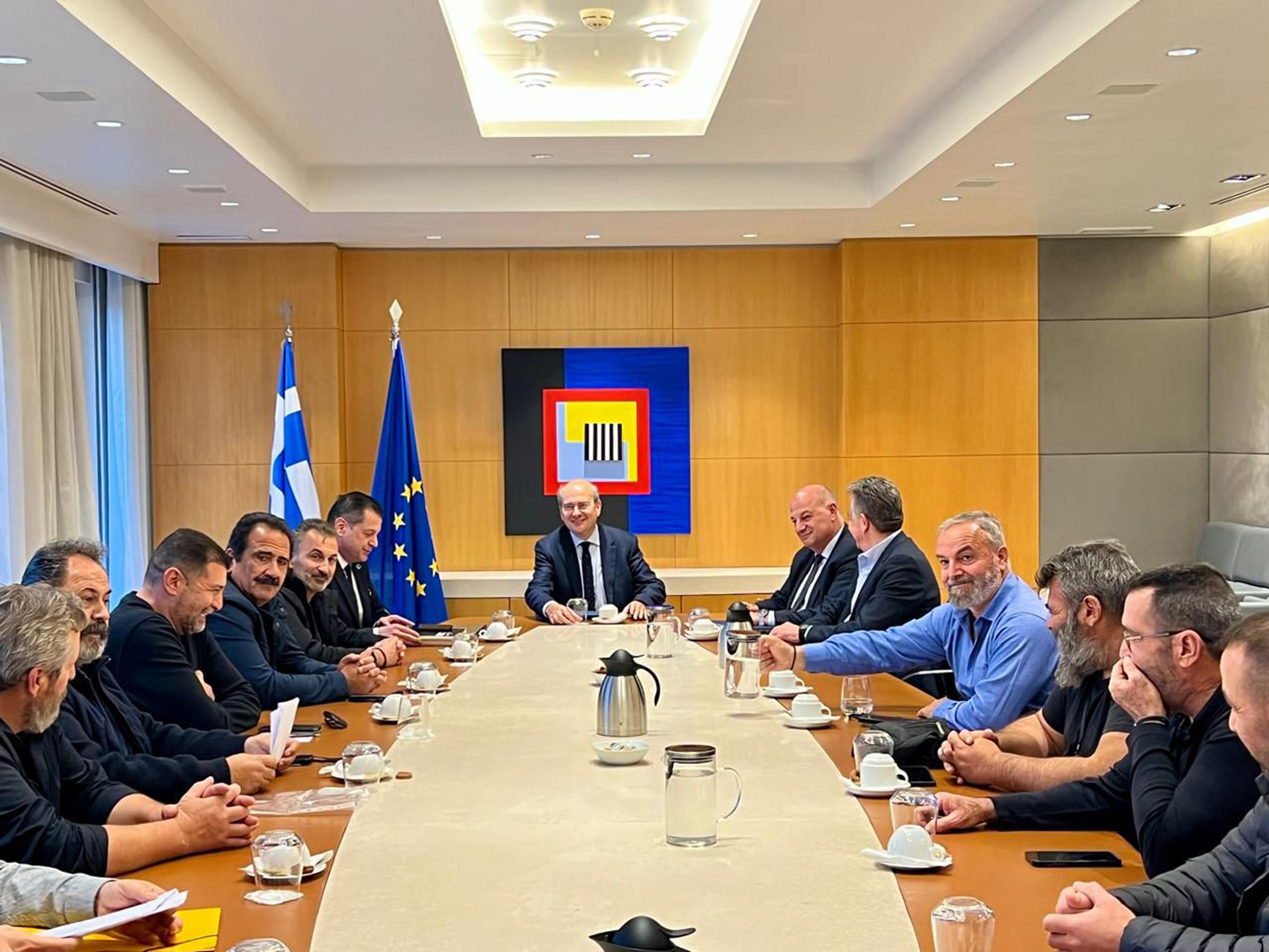 Σε εποικοδομητικό κλίμα η συνάντηση Χατζηδάκη και Τσιάρα με τους αγρότες της Κρήτης