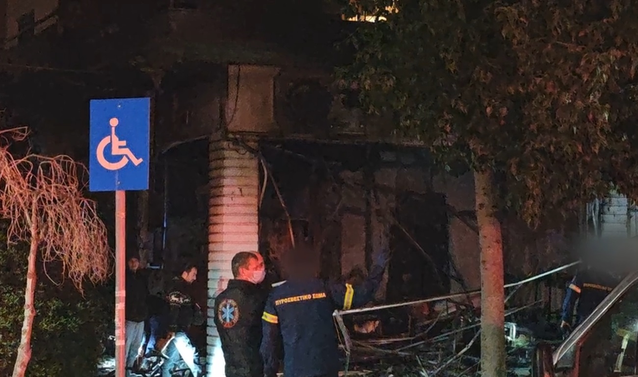 Φωτιά σε κατάστημα περιποίησης νυχιών στη Νέα Σμύρνη &#8211; Καταστράφηκε ολοσχερώς