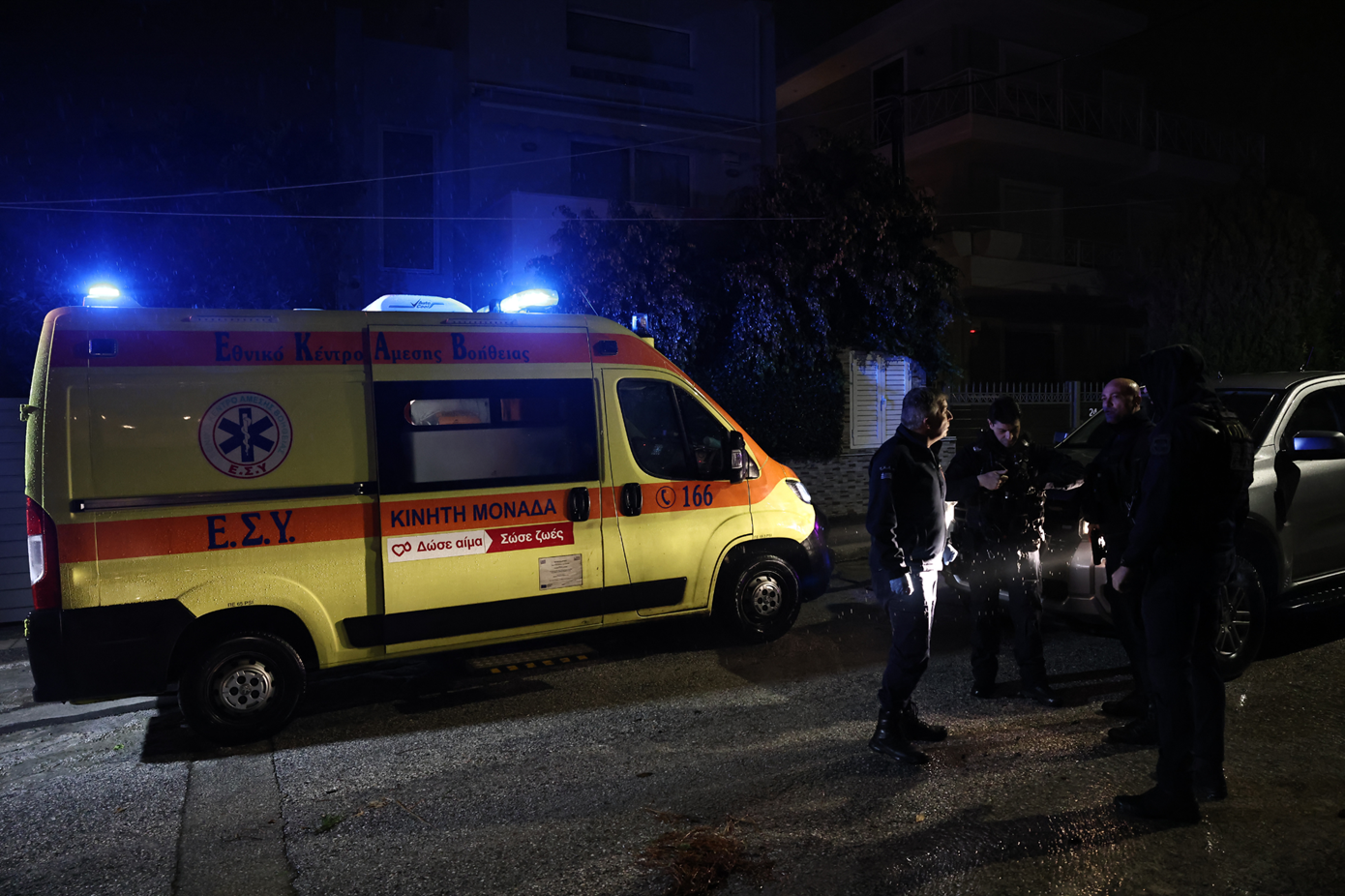 Νεκρή γυναίκα στη Γλυφάδα από την κακοκαιρία