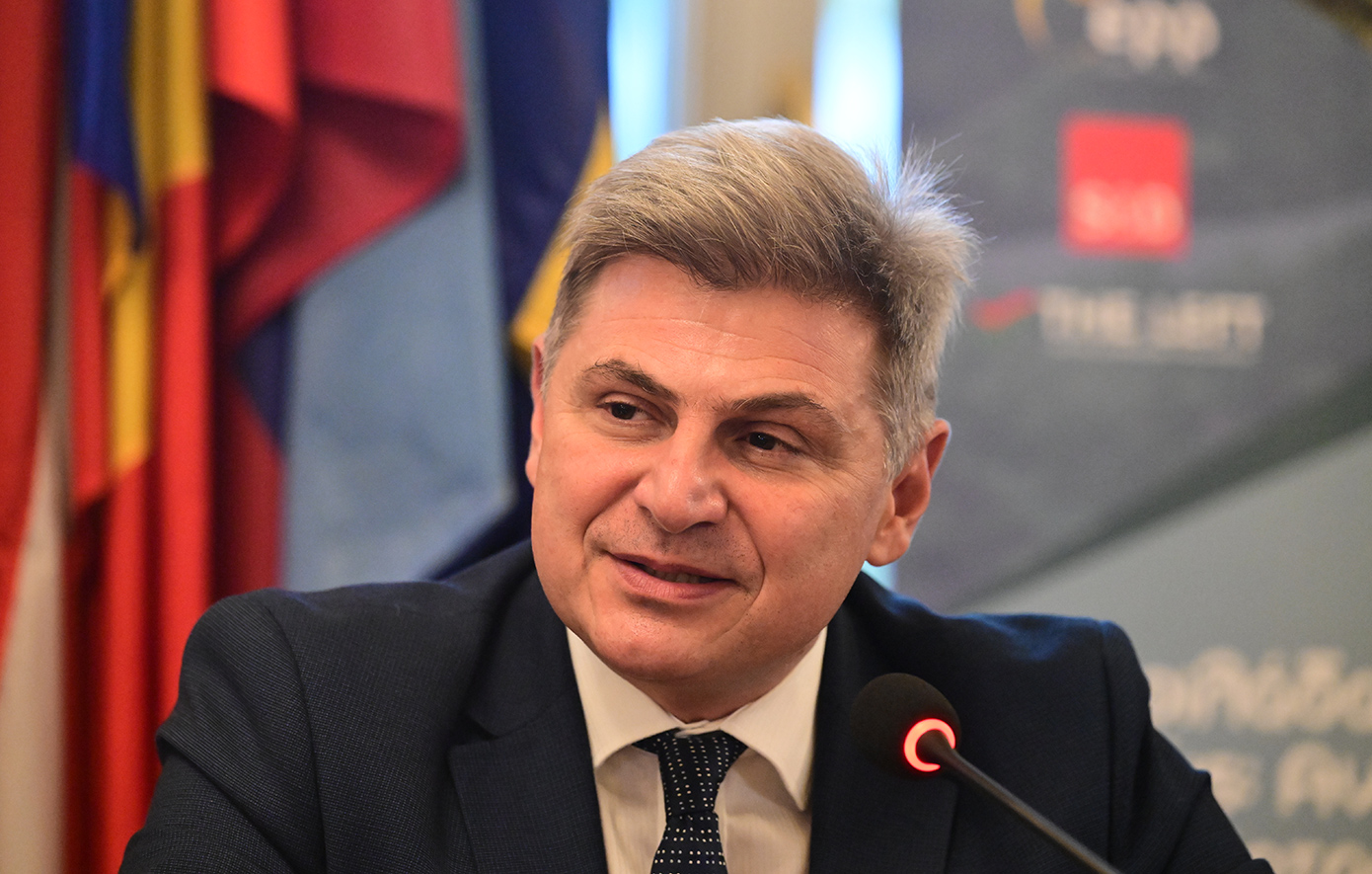 Φαραντούρης για διαγραφή από τον ΣΥΡΙΖΑ: Καλωσόρισα την Καρυστιανού, έναν άνθρωπο των κινημάτων και προκάλεσα αλλεργία